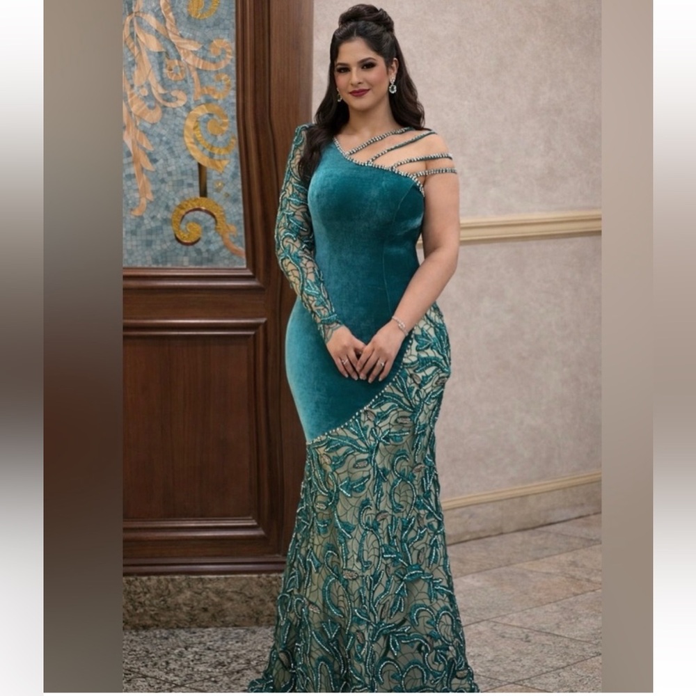 Elegant Teal Evening Gown